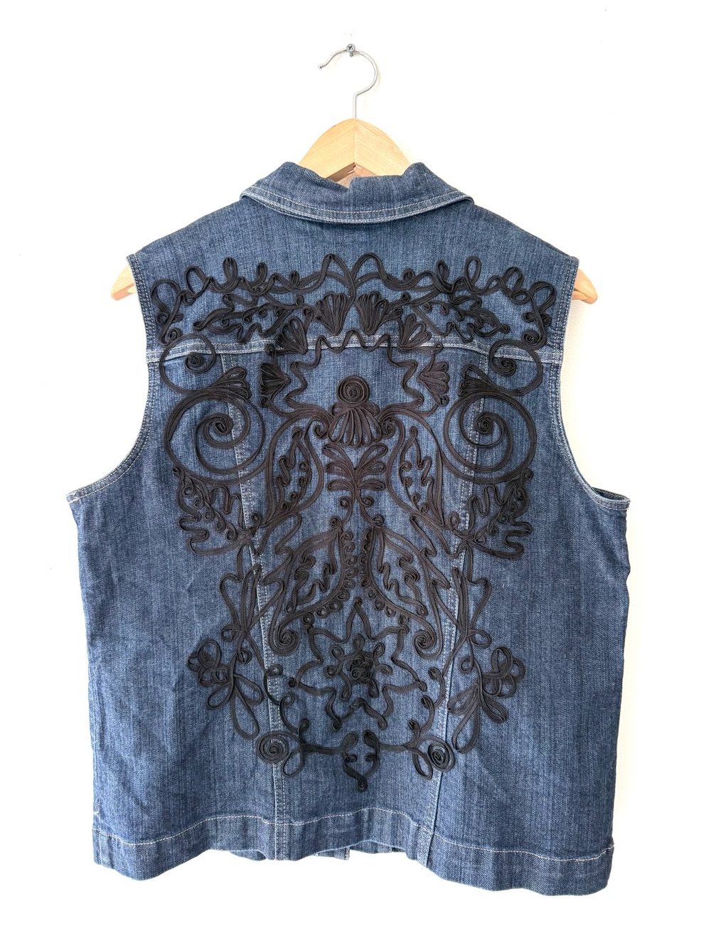 Chico's Platinum Denim Embroidered Black Vest Soutache Stretch Western Cowgirl